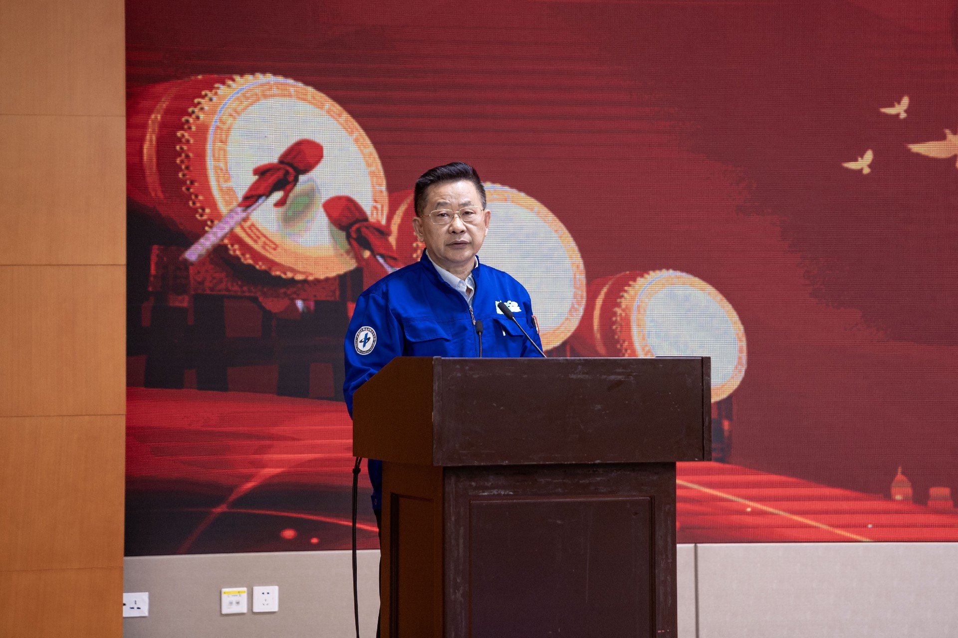 1684134079710201.jpg 日出東方集團萬旭昶總裁.jpg